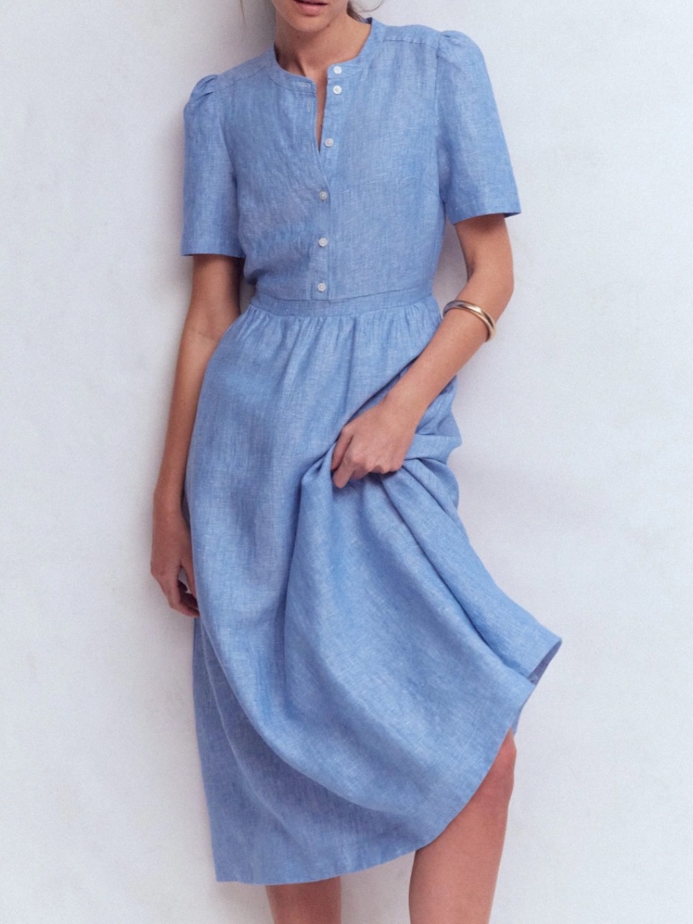 Boden Ivy Button Linen Midi Dress
Summer Blue Chambray 4R